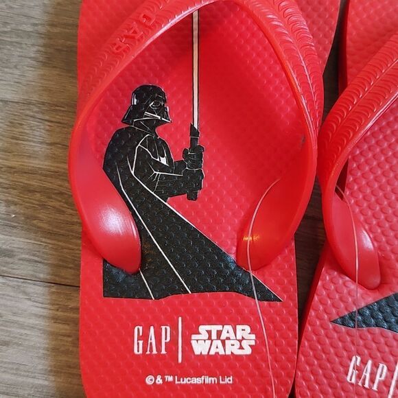 New With Tags Gap Kids / Star Wars™ Red Size 10/11 Flip Flops‎ - Picture 5 of 10